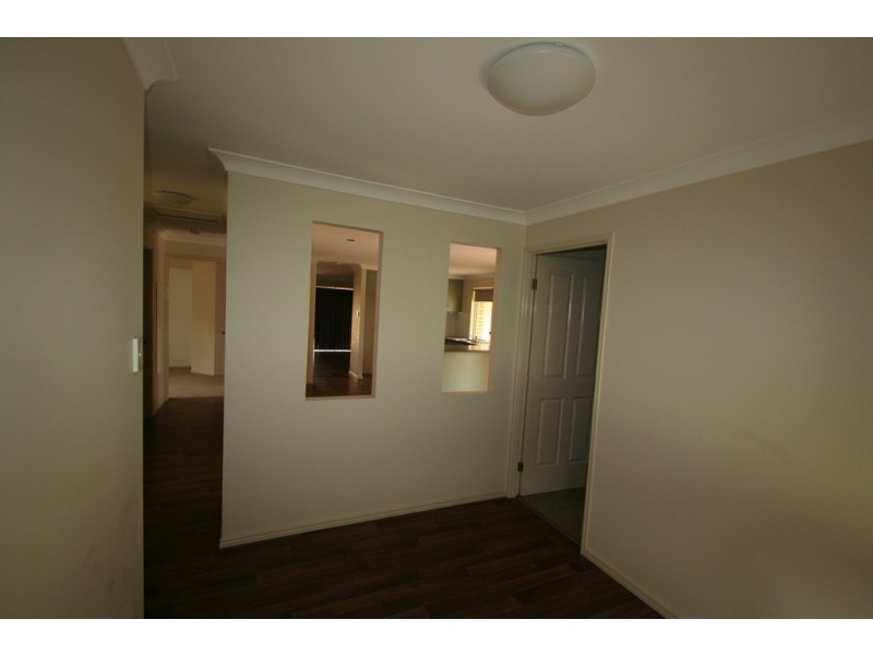 25 Jeppesen Drive, Emerald QLD 4720