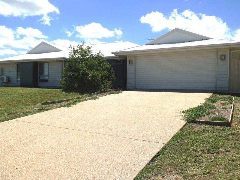2/11 Eagle Street, Emerald QLD 4720