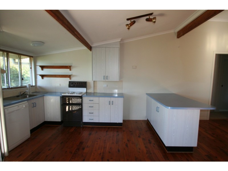 12 Pinnacle Street, Springsure QLD 4722