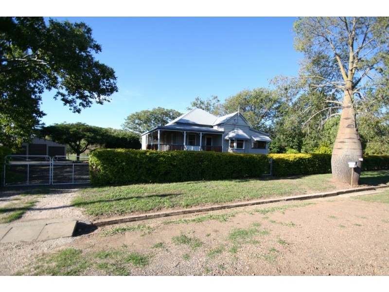 12 Pinnacle Street, Springsure QLD 4722