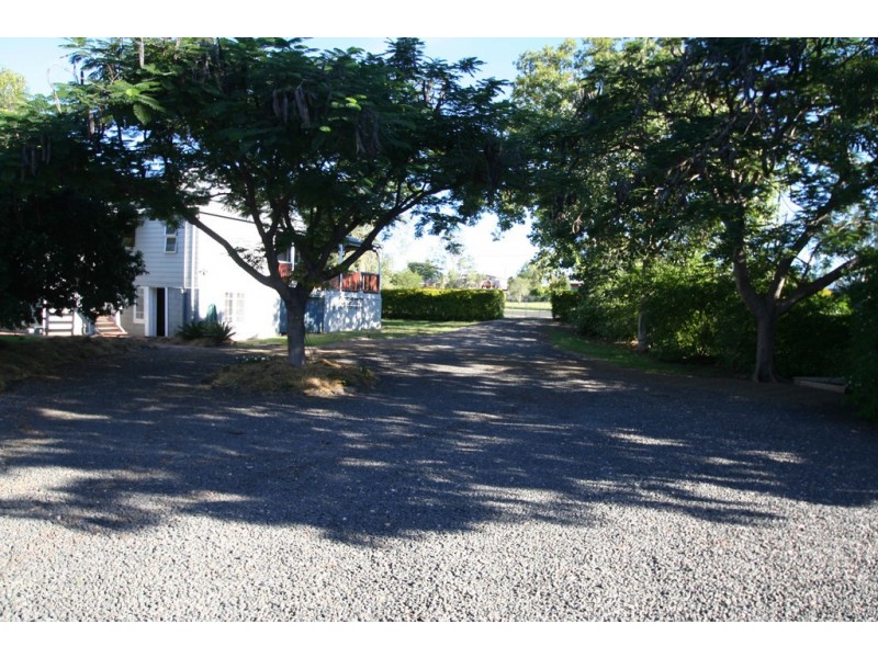 12 Pinnacle Street, Springsure QLD 4722