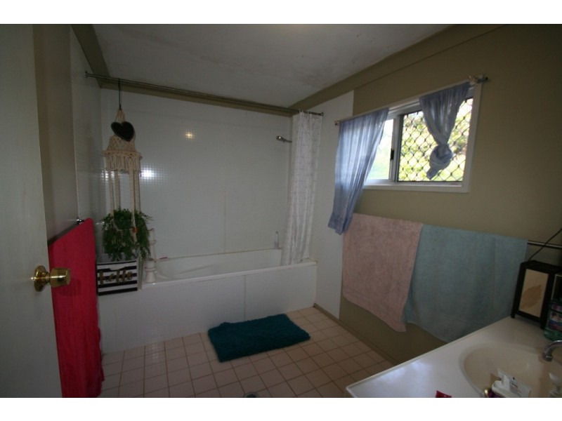 20 Diamond Avenue, Emerald QLD 4720