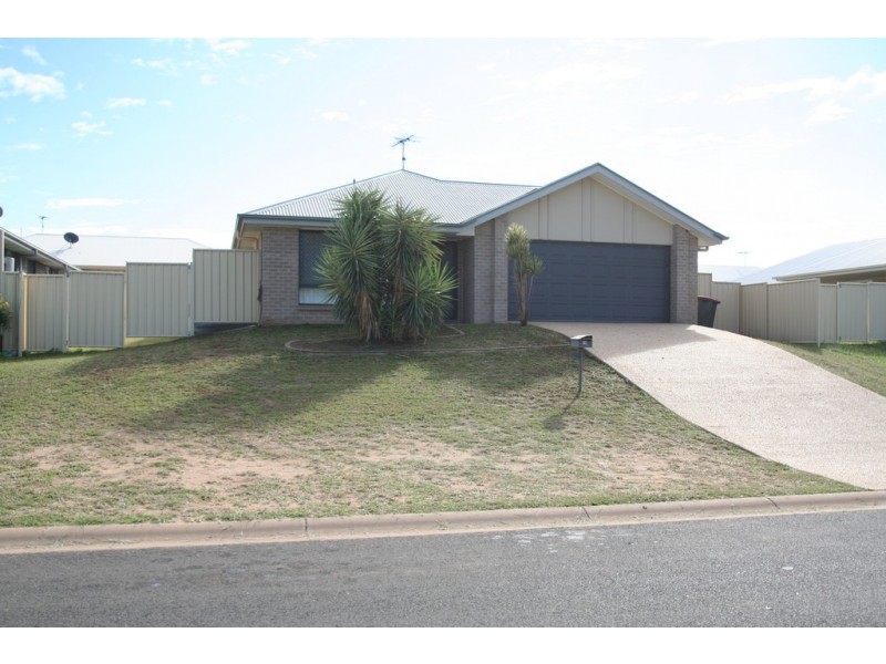 16 Scenic Drive, Emerald QLD 4720