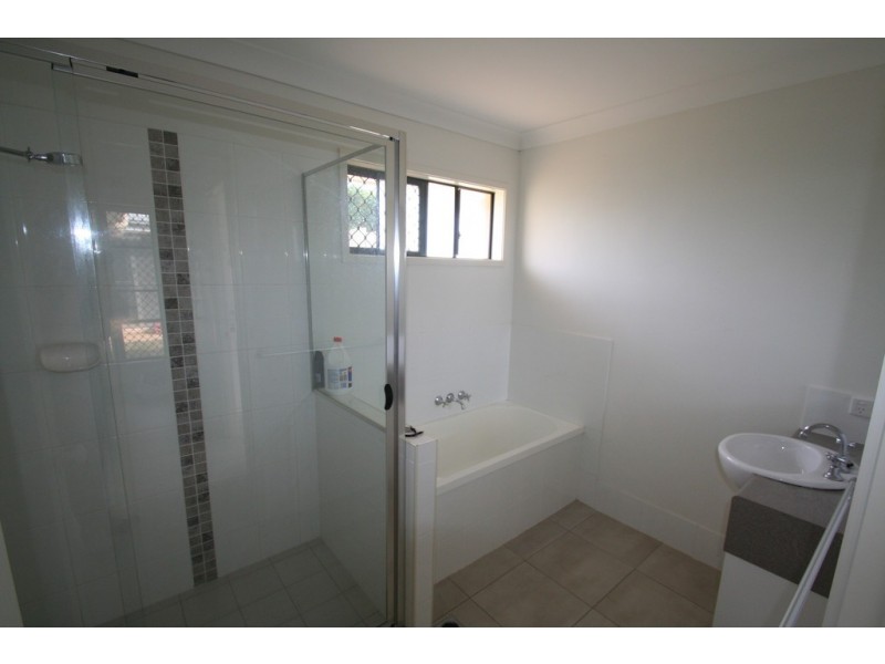 16 Scenic Drive, Emerald QLD 4720