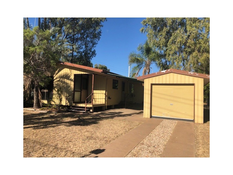 40 Mellish Crescent, Emerald QLD 4720