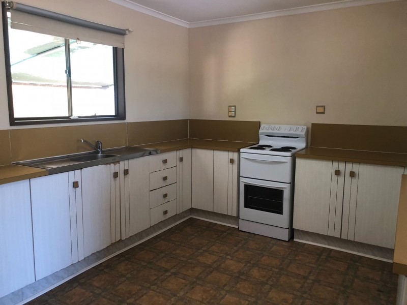 40 Mellish Crescent, Emerald QLD 4720