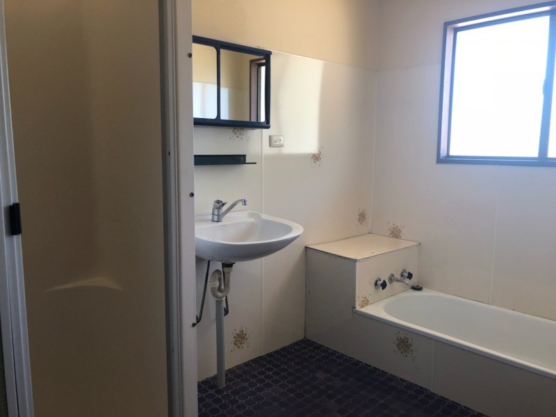 40 Mellish Crescent, Emerald QLD 4720