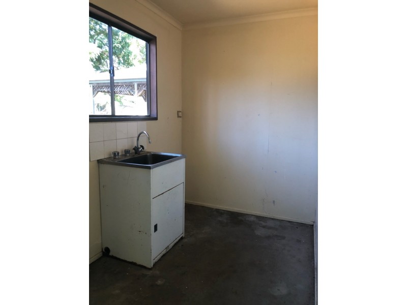 40 Mellish Crescent, Emerald QLD 4720