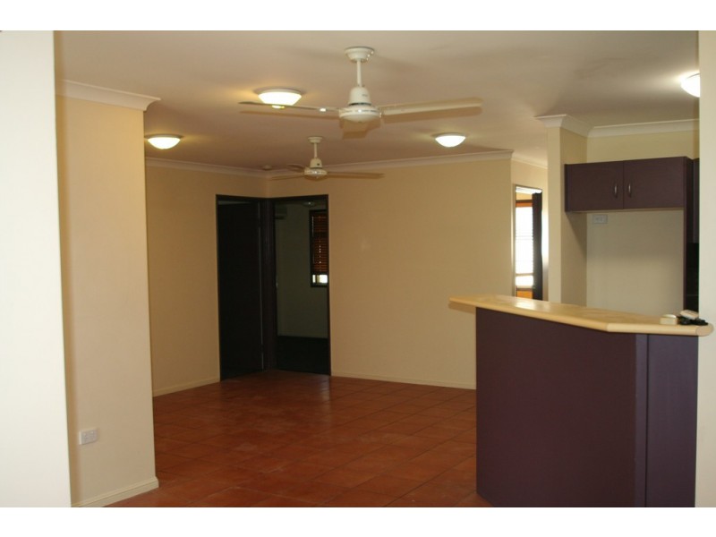 18 Vicki Close, Emerald QLD 4720