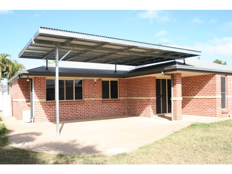 18 Vicki Close, Emerald QLD 4720