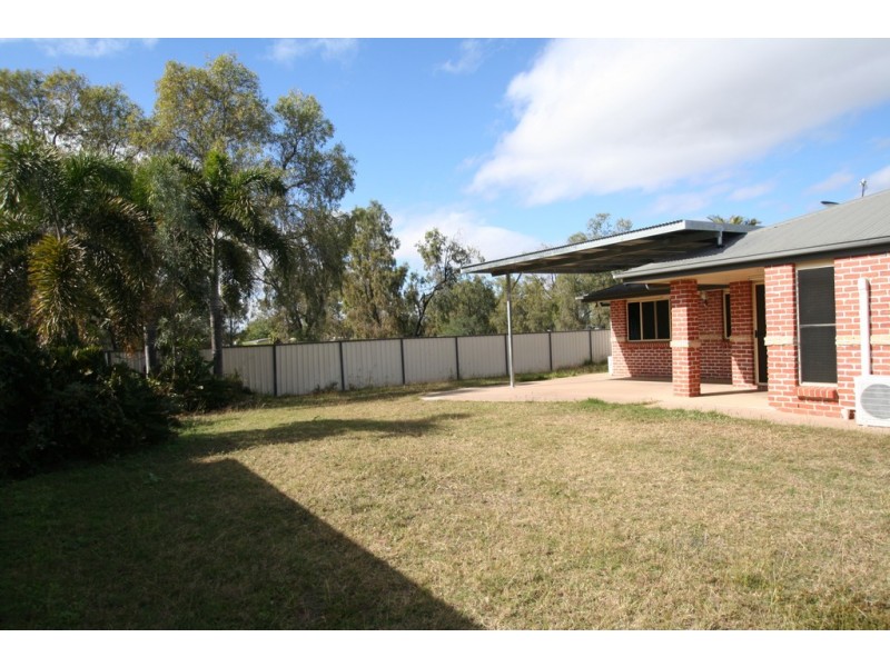 18 Vicki Close, Emerald QLD 4720