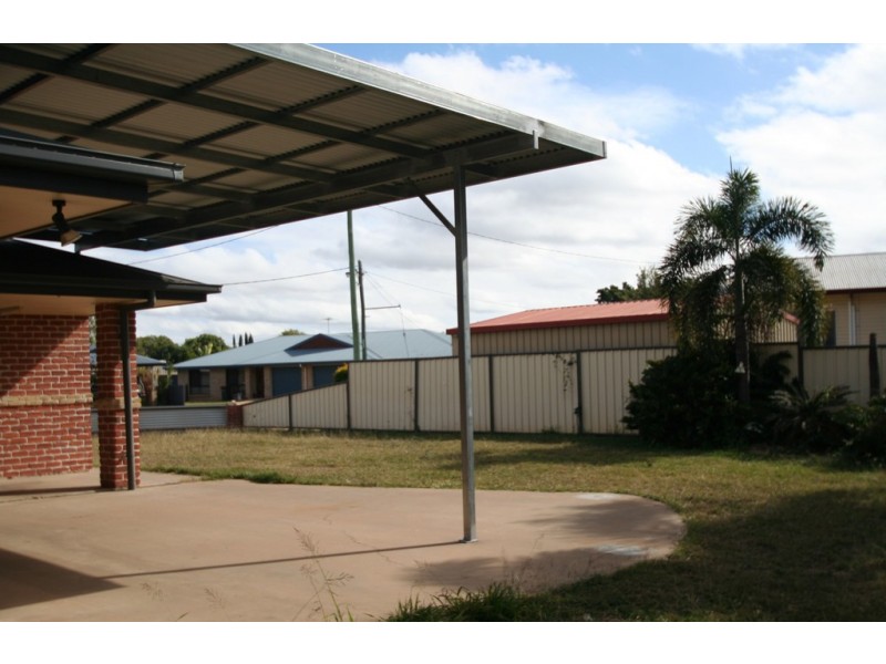 18 Vicki Close, Emerald QLD 4720