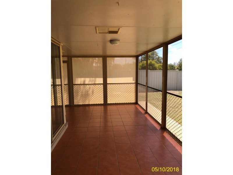 5 Spring Grove, Emerald QLD 4720