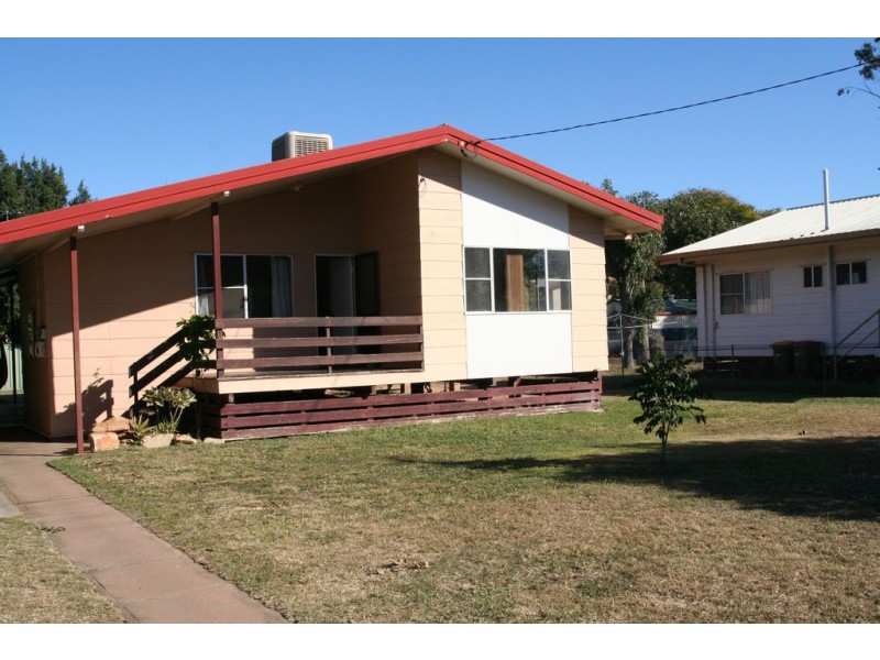 17 Centenary Drive, Emerald QLD 4720