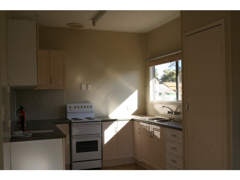 17 Centenary Drive, Emerald QLD 4720