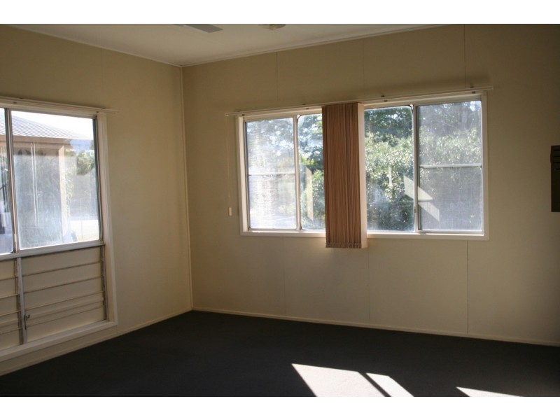 17 Centenary Drive, Emerald QLD 4720