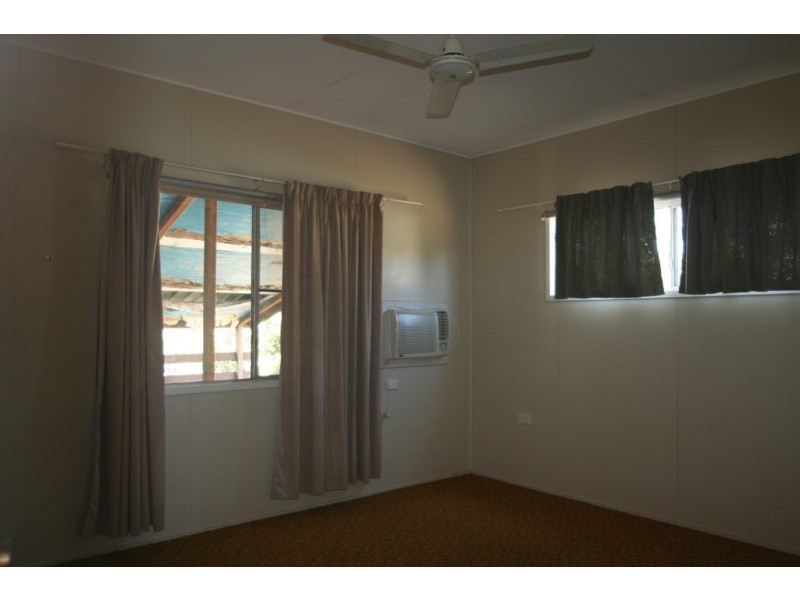 17 Centenary Drive, Emerald QLD 4720