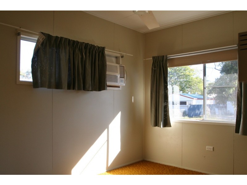 17 Centenary Drive, Emerald QLD 4720