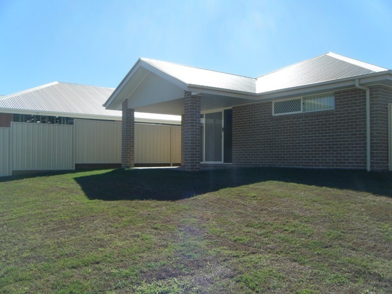 16 Suncrest Street, Emerald QLD 4720