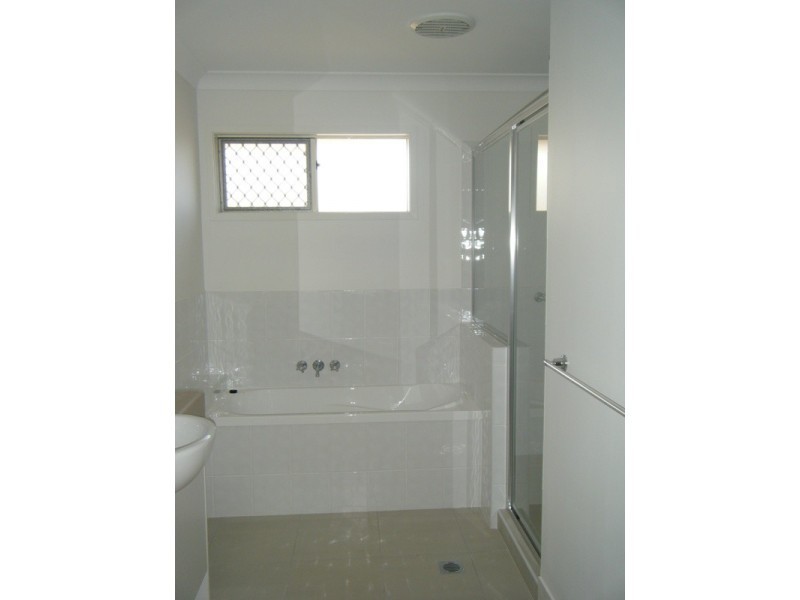 16 Suncrest Street, Emerald QLD 4720