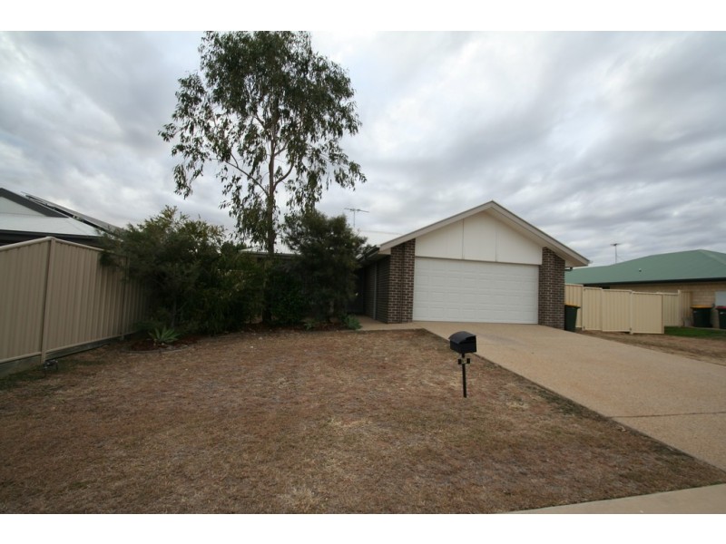 61 Lakeside Drive, Emerald QLD 4720