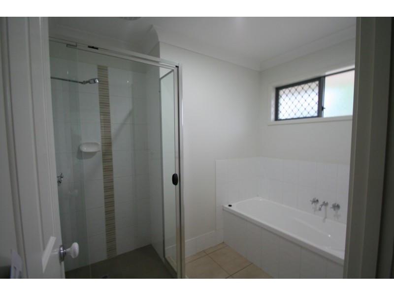 61 Lakeside Drive, Emerald QLD 4720