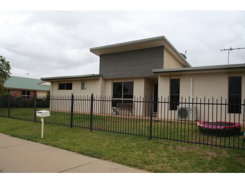 9 Yering Street, Emerald QLD 4720