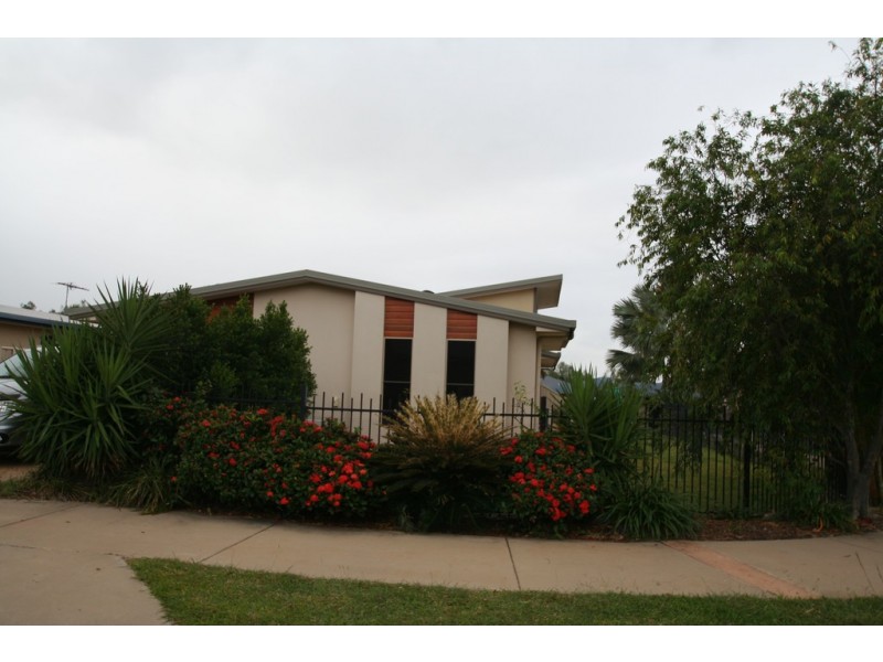 9 Yering Street, Emerald QLD 4720
