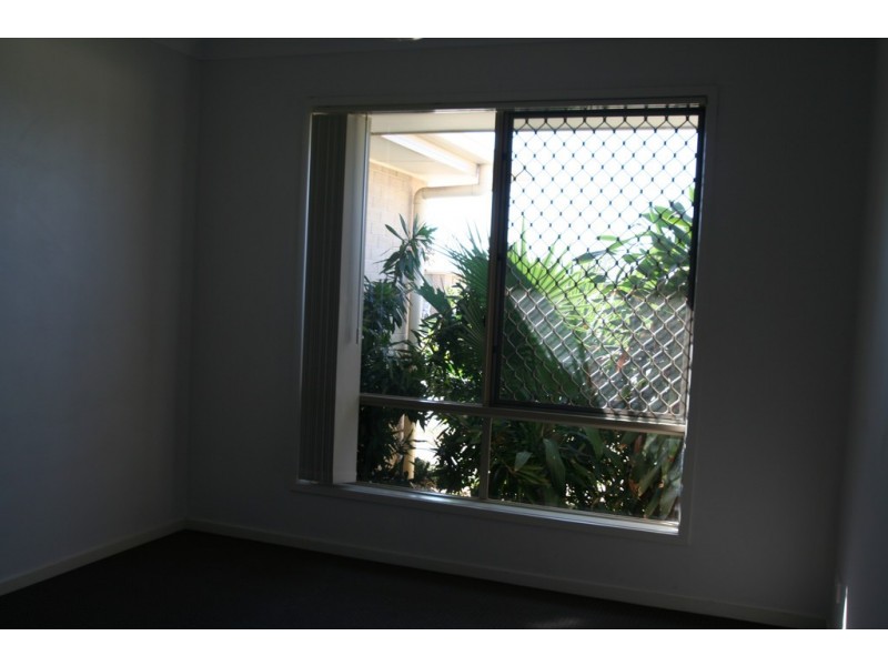 18 Lakeside Drive, Emerald QLD 4720