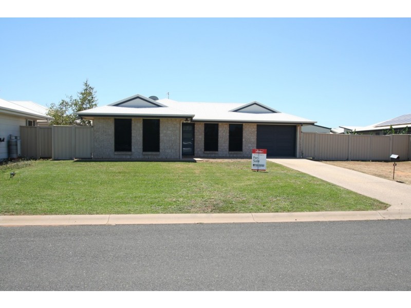 36 Lakeside Drive, Emerald QLD 4720