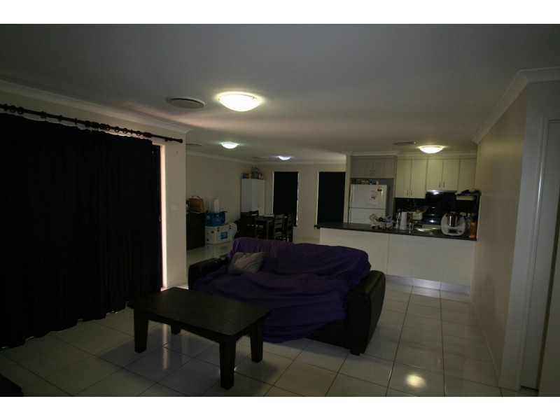 36 Lakeside Drive, Emerald QLD 4720