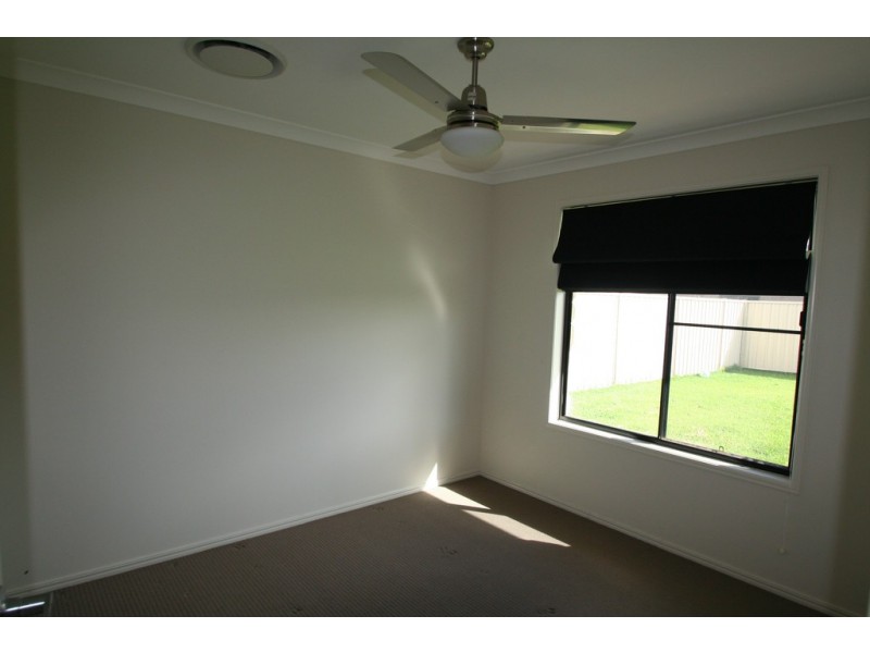 36 Lakeside Drive, Emerald QLD 4720