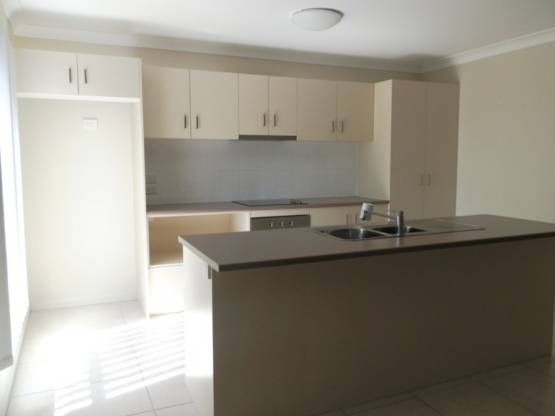 7 Ivers Place, Emerald QLD 4720