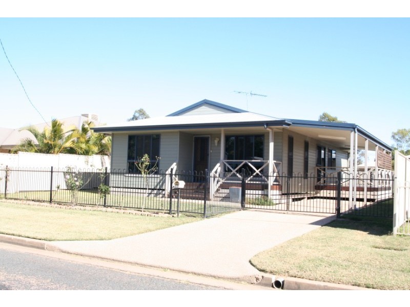 23 Roseanne Road, Emerald QLD 4720