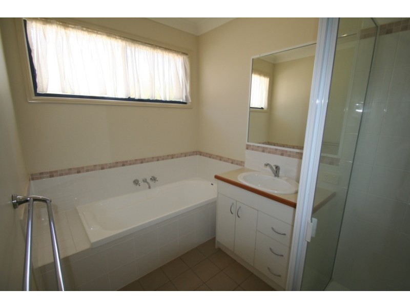 23 Roseanne Road, Emerald QLD 4720