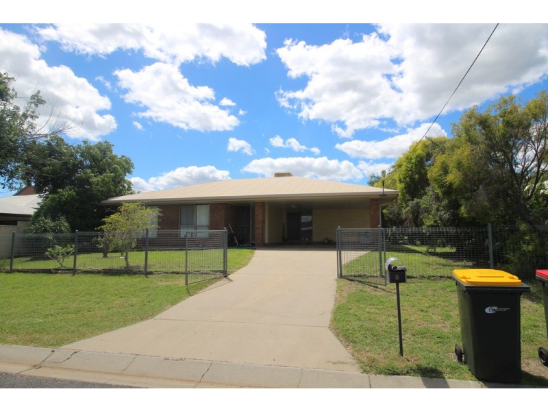 5 Cowan Crescent, Emerald QLD 4720