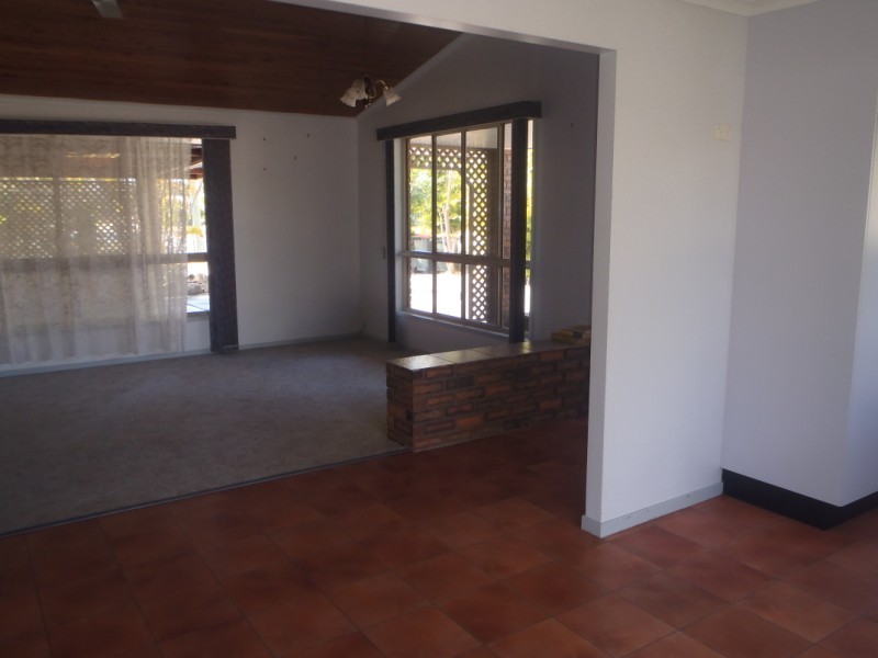 11 Eubar Place, Emerald QLD 4720