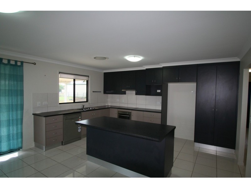 2 Scotts Peak Drive, Capella QLD 4723