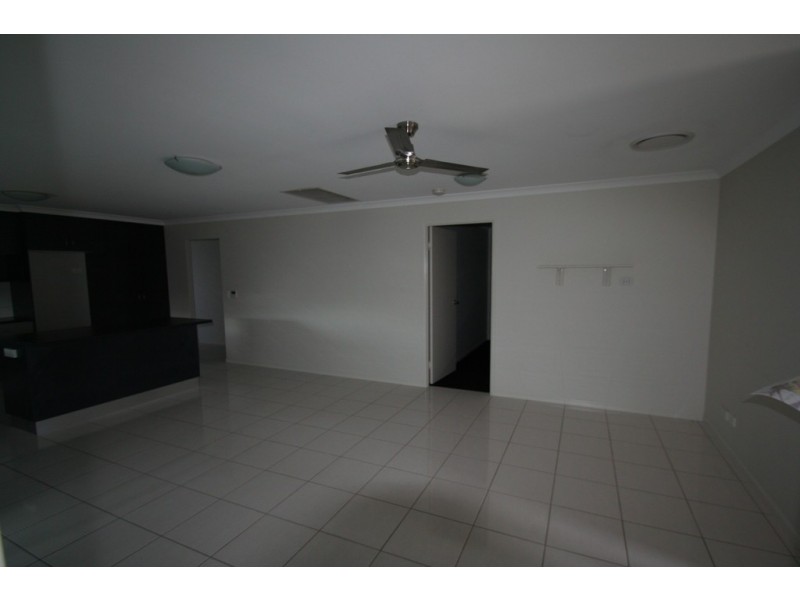 2 Scotts Peak Drive, Capella QLD 4723