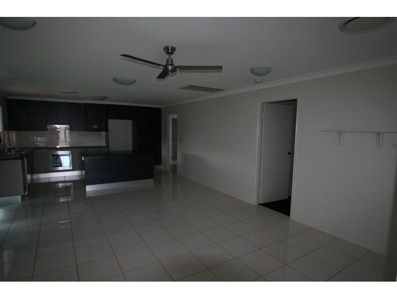 2 Scotts Peak Drive, Capella QLD 4723