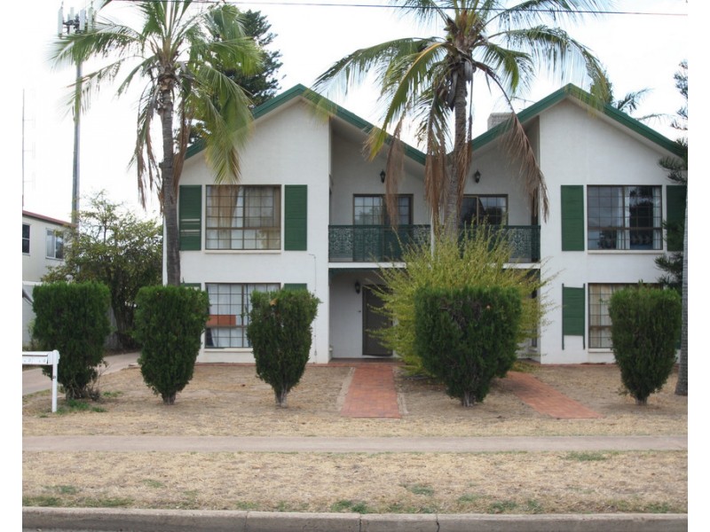 1-4 21 Opal Street, Emerald QLD 4720