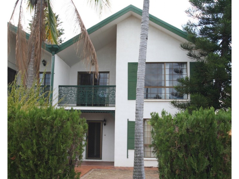 1-4 21 Opal Street, Emerald QLD 4720