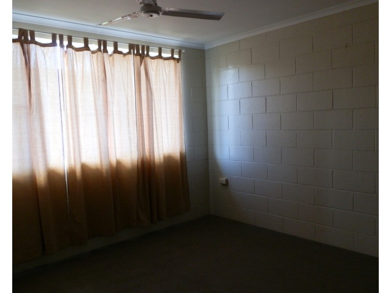 1-4 21 Opal Street, Emerald QLD 4720