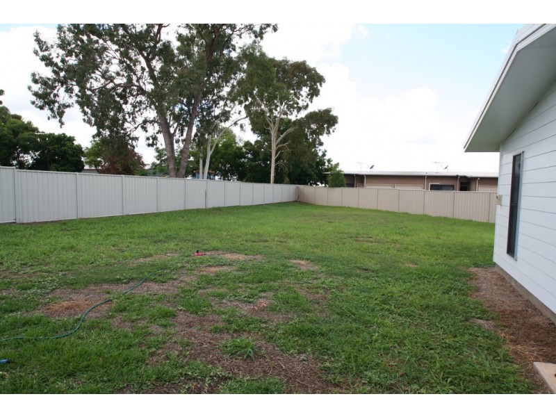 15 CHARLTON STREET, Emerald QLD 4720
