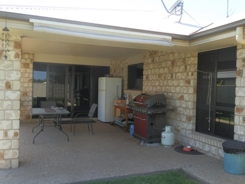 50 Wright Street, Emerald QLD 4720