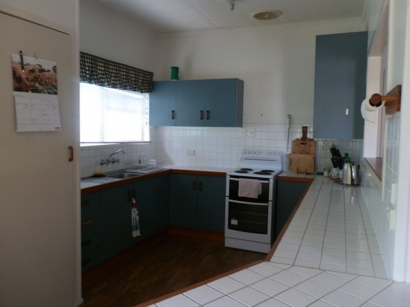5 Pryor Place, Emerald QLD 4720