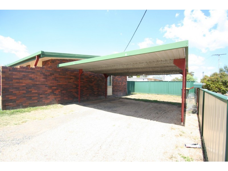 2/24 Diamond Ave, Emerald QLD 4720