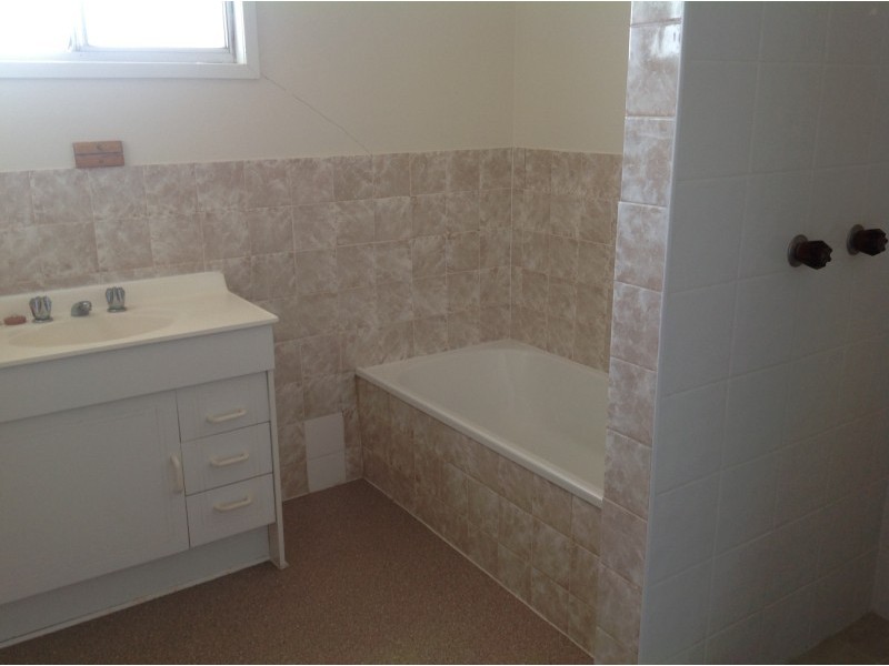 6 Moran Street, Capella QLD 4723