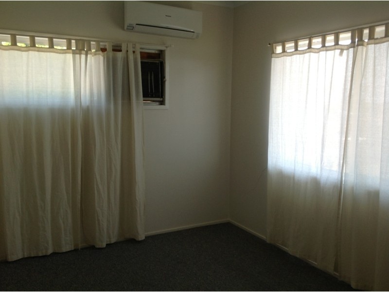 6 Moran Street, Capella QLD 4723