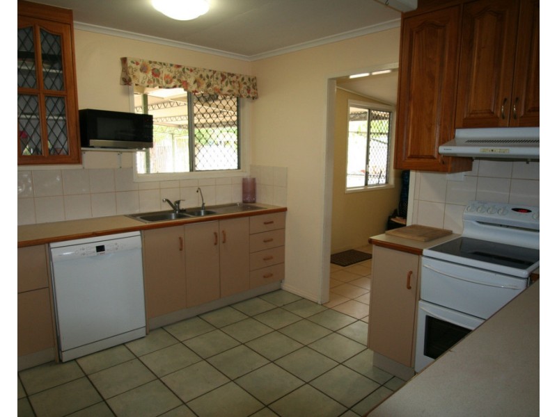 102 Ruby Street, Emerald QLD 4720